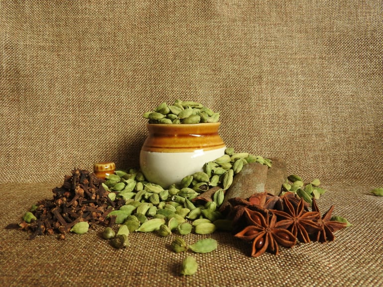 Premium whole and ground spices rich in flavor and aroma, sourced from Idukki, India